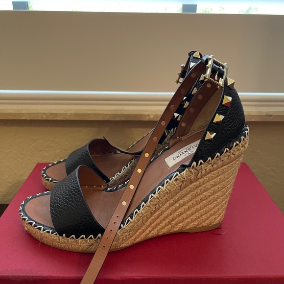 Valentino Wedge Sandal Size 37 - Picture 1 of 5